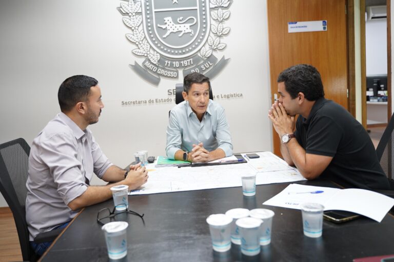Leia mais sobre o artigo Prefeito Delegado Murilo em reunião em Campo grande consegue Destravar obras paralisadas do bairro São Francisco em Pedro Gomes.