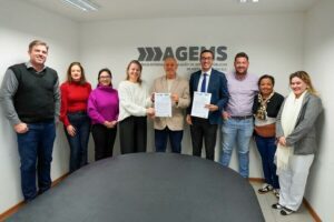 Leia mais sobre o artigo Pedro Gomes firma parceria com AGEMS para avanço na gestão de resíduos e desenvolvimento sustentável