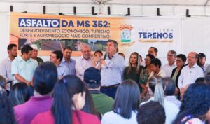 Leia mais sobre o artigo Governador entrega asfalto na MS-352 em Terenos, obra que promete impulsionar turismo e economia