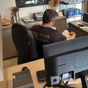 Leia mais sobre o artigo Do Poder à Prisão: Comandante da PM Ambiental é preso com drogas e patrimônio de luxo suspeito