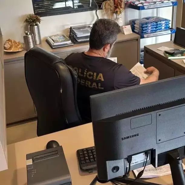 Leia mais sobre o artigo Do Poder à Prisão: Comandante da PM Ambiental é preso com drogas e patrimônio de luxo suspeito
