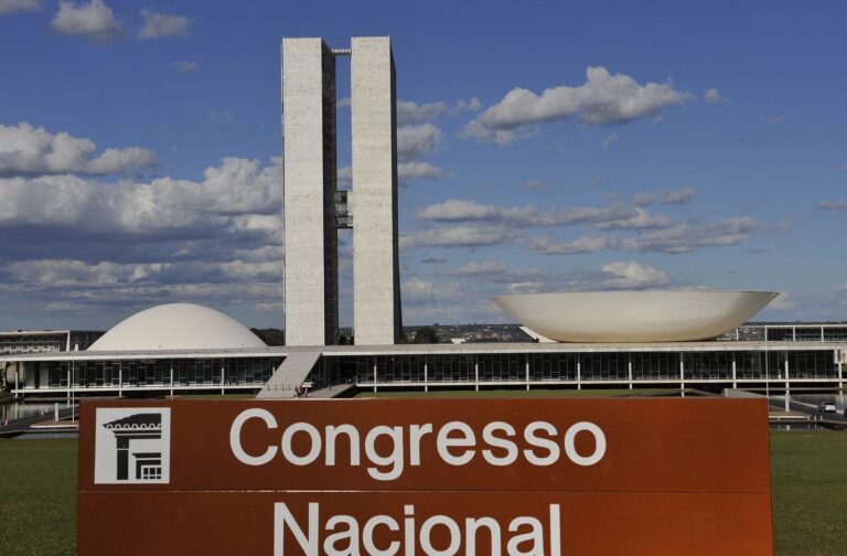 Leia mais sobre o artigo Projeto que pune agressor financeiramente em divórcio gera debate sobre futuro das uniões