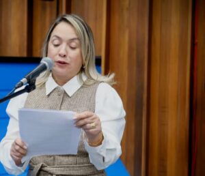 Leia mais sobre o artigo Lia Nogueira solicita pavimentação de trecho estratégico da MS-156 para garantir segurança e desenvolvimento regional