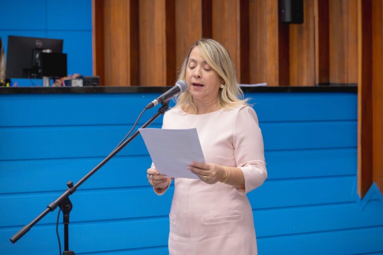 Leia mais sobre o artigo Deputada propõe ação conjunta para implantar o ensino médio noturno na Escola Municipal Professora Maria Regina de Vasconcelos Galvão, no bairro Parque Novo Século