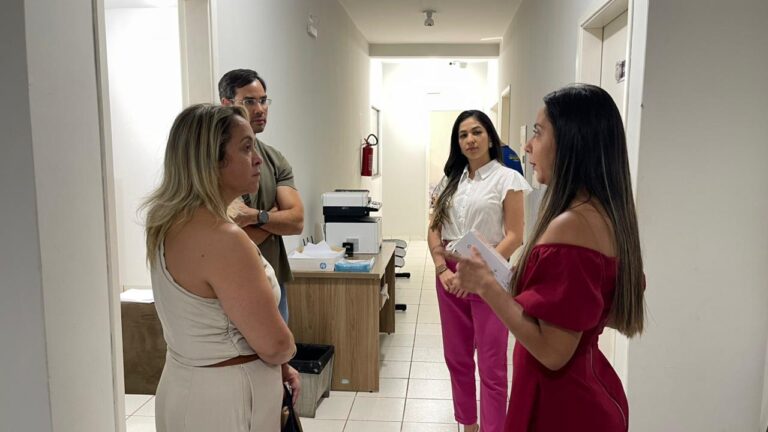 Leia mais sobre o artigo Lia Nogueira visita Delegacia da Mulher e destaca impacto do atendimento 24h em Dourados