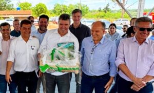 Leia mais sobre o artigo Em aniversário de cidade, falta de convite a ex-prefeito gera desconforto na visita de Riedel.