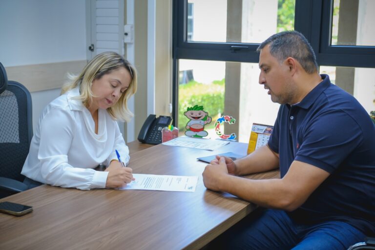 Leia mais sobre o artigo Ação de Lia Nogueira mantém neuropediatria e viabiliza psiquiatria infantil em Dourados