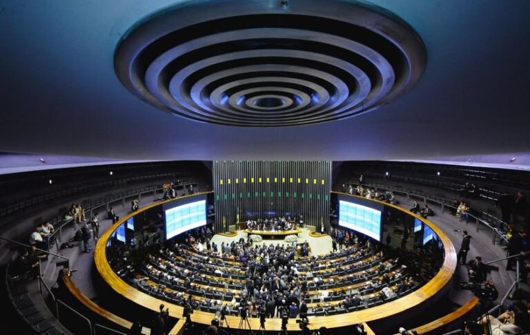 Leia mais sobre o artigo Janela partidária agita Mato Grosso do Sul e redesenha forças políticas