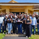 Alunos de Pedro Gomes conhecem cadeia produtiva da avestruz e veem de perto sistema que transforma tudo em valor econômico em MS