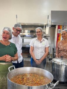 Leia mais sobre o artigo Merenda de qualidade, apoio à agricultura familiar e mais de 3 mil refeições diárias marcam avanço na alimentação escolar em Sonora(MS)