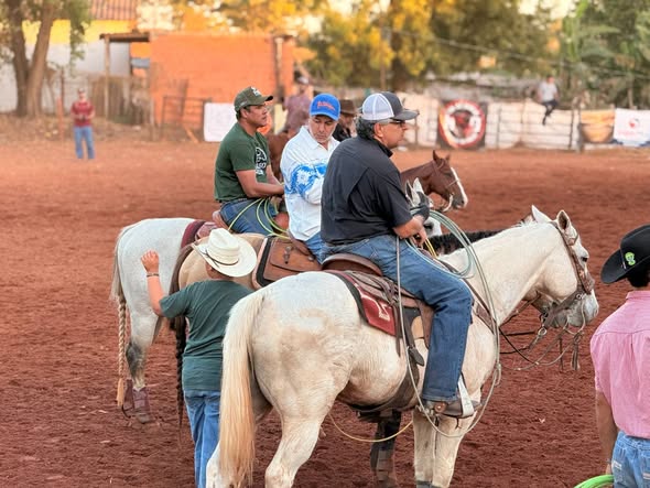 Team Roping reúne competidores e consagra campeões durante programação dos 38 anos de Sonora(MS)