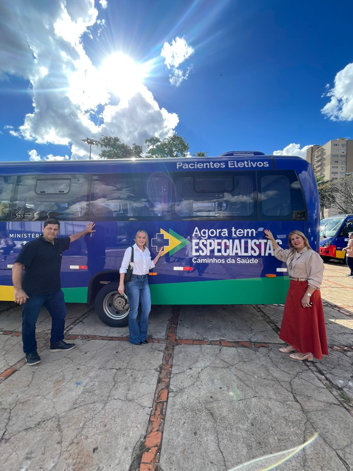 Sonora(MS) garante micro-ônibus para transporte de pacientes por meio de articulação da prefeita Clarice